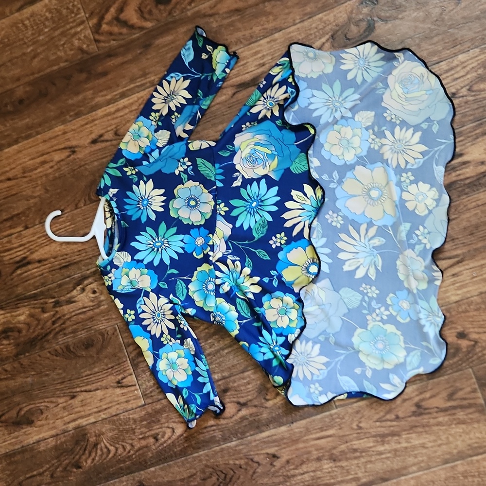 Girl's size 6 blue floral hi-low top